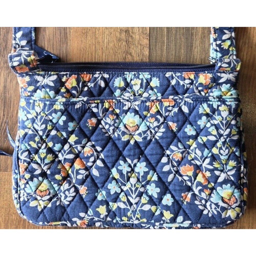 Small Crossbody Blue Vera Bradley Wallet/ Purse Chandilier Floral